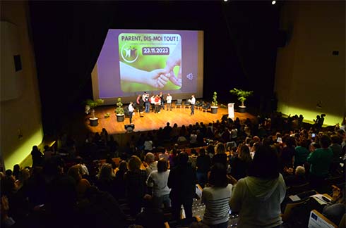 Foule - Journée parents, dis-moi tout
