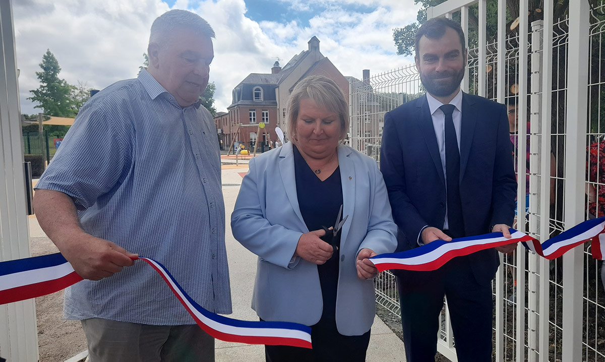 aire de jeux sur le terrain de la MAS de Thumeries aire de jeux sur le terrain de la MAS de Thumeries